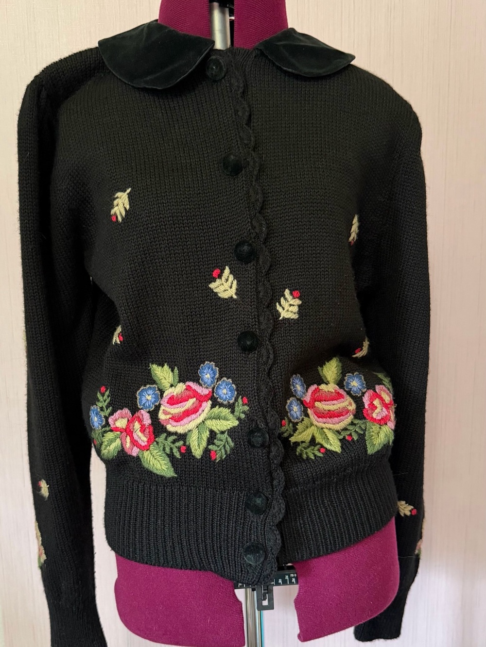 VTG Herman Geist Hand Embroidered Cardigan Wool Blend M Cottagecore Coquette